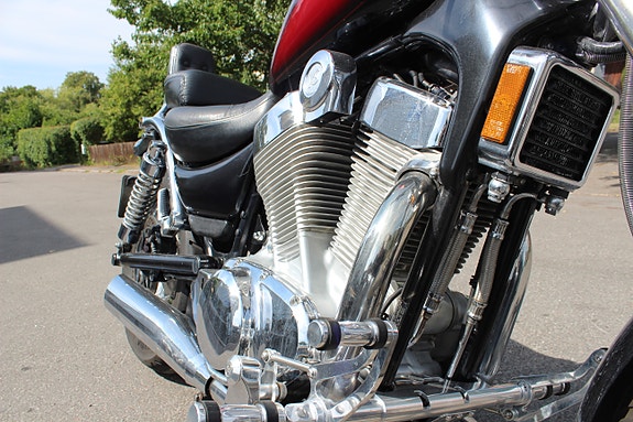 Suzuki INTRUDER 21 of 22