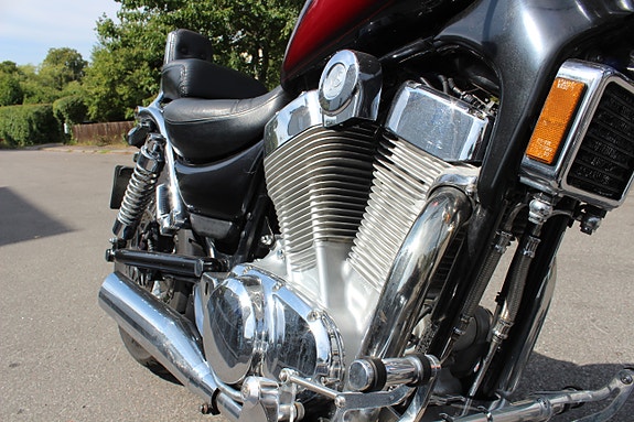 Suzuki INTRUDER 19 of 22