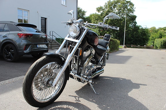 Suzuki INTRUDER 4 of 22
