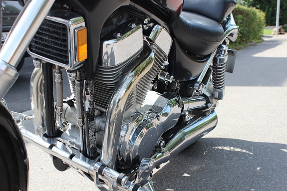 Suzuki INTRUDER 22 of 22