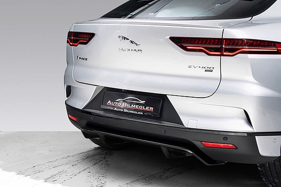 Jaguar I-PACE 9 of 30