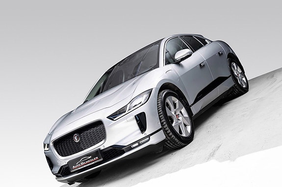Jaguar I-PACE 4 of 30