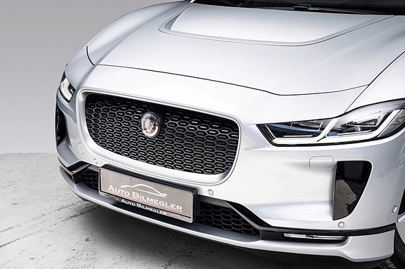 Jaguar I-PACE 7 of 30