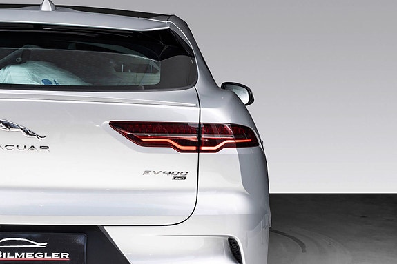 Jaguar I-PACE 10 of 30