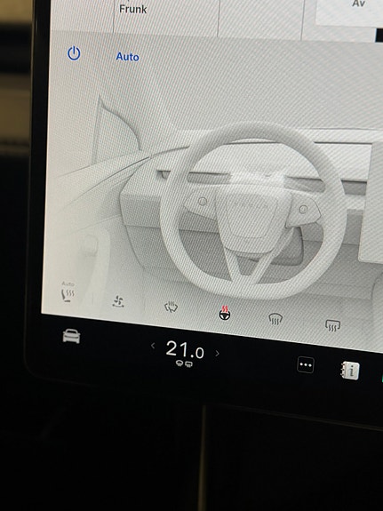 Tesla Model Y 18 of 30