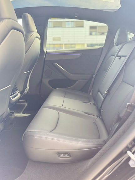 Tesla Model Y 30 of 30