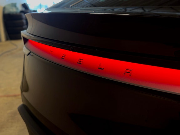 Tesla Model Y 4 of 30