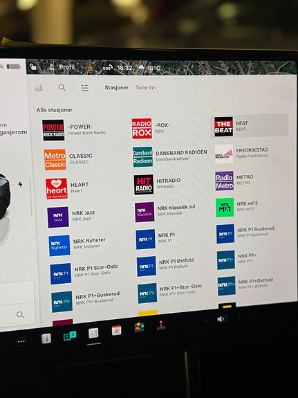 Tesla Model Y 21 of 30