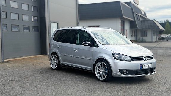 Volkswagen Touran 6 of 24