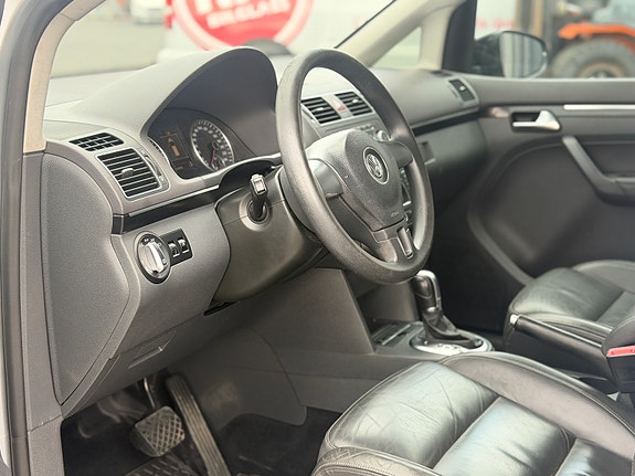 Volkswagen Touran 21 of 24