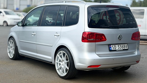 Volkswagen Touran 11 of 24