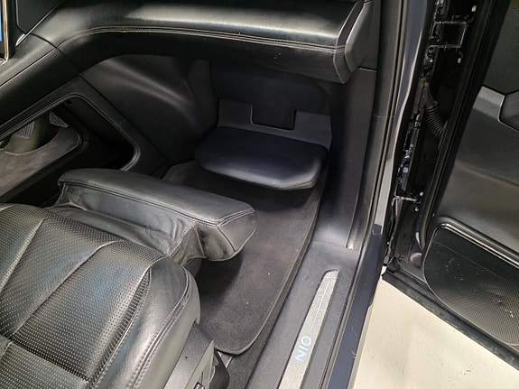 NIO ES8 20 of 30