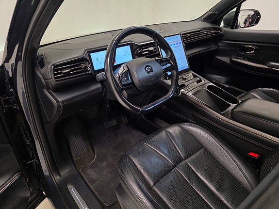 NIO ES8 12 of 30