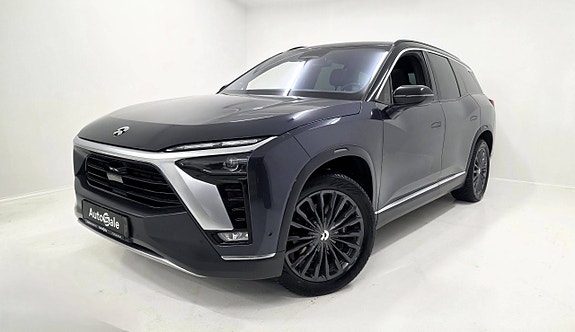 NIO ES8 2 of 30