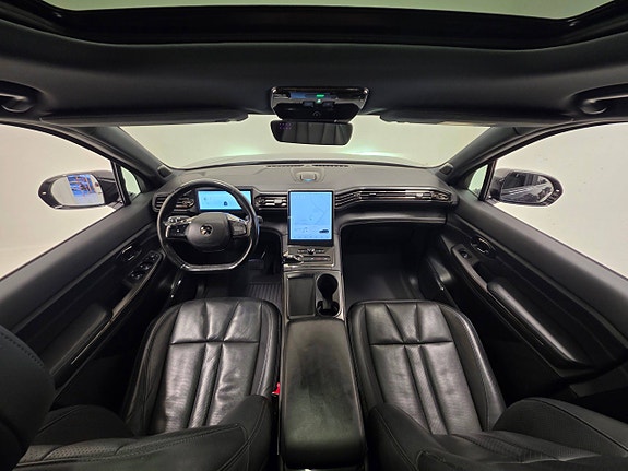 NIO ES8 15 of 30