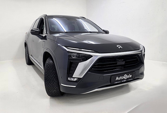 NIO ES8 3 of 30
