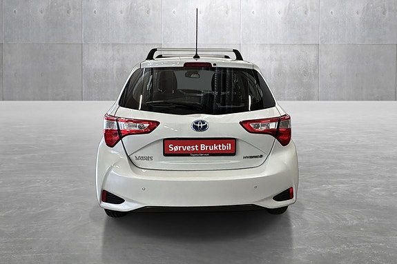 Toyota Yaris 4 of 29