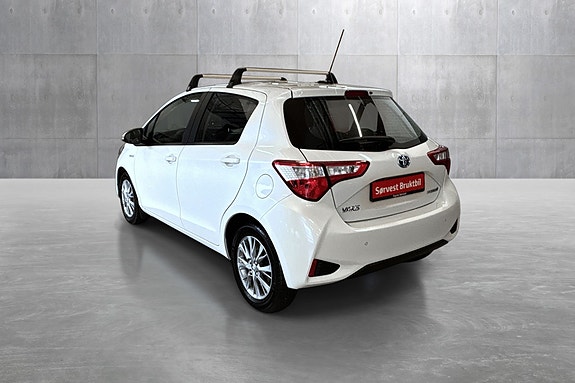 Toyota Yaris 3 of 29