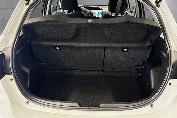 Toyota Yaris 17 of 29