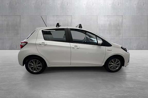 Toyota Yaris 6 of 29