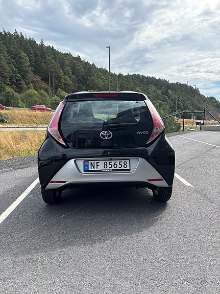 Toyota Aygo 2 of 29