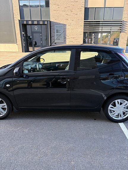 Toyota Aygo 3 of 29