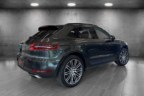 Porsche Macan 5 of 27