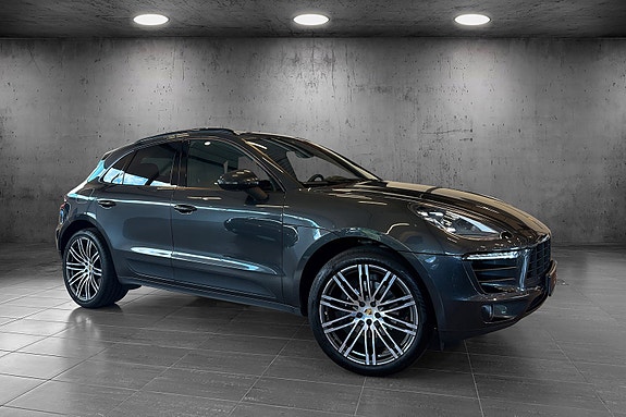 Porsche Macan 7 of 27