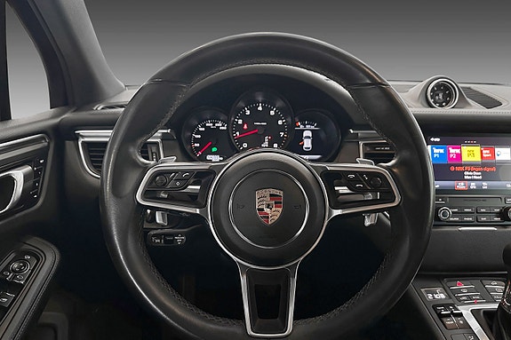 Porsche Macan 16 of 27