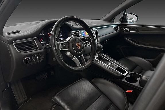 Porsche Macan 14 of 27
