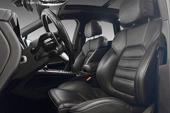 Porsche Macan 11 of 27
