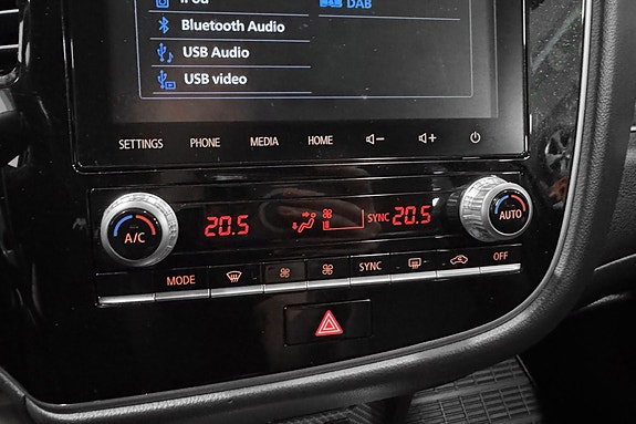 Mitsubishi Outlander 18 of 30