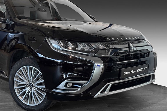Mitsubishi Outlander 2 of 30