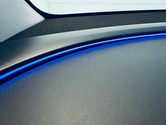 Tesla Model Y 19 of 28