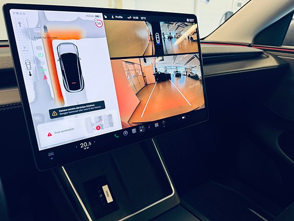 Tesla Model Y 13 of 28