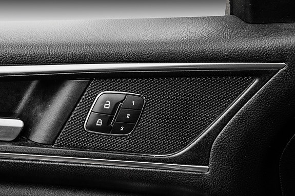 Ford S-MAX 16 of 30