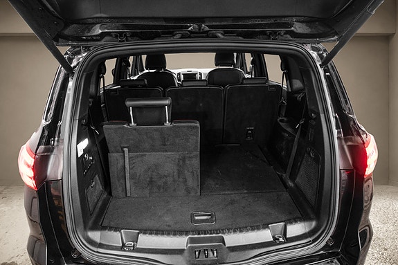 Ford S-MAX 8 of 30
