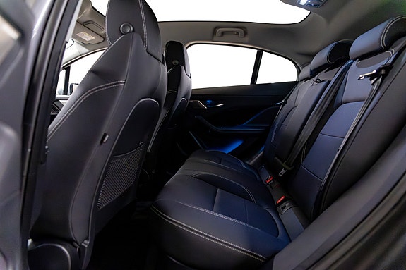 Jaguar I-PACE 5 of 30