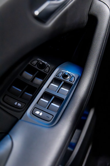 Jaguar I-PACE 19 of 30
