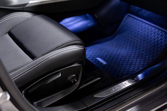 Jaguar I-PACE 23 of 30