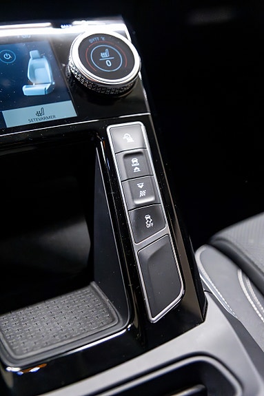 Jaguar I-PACE 27 of 30