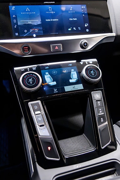 Jaguar I-PACE 29 of 30
