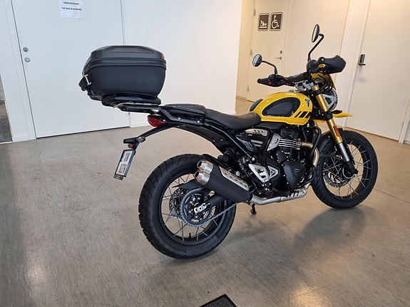 Triumph Scrambler 400 8 of 16