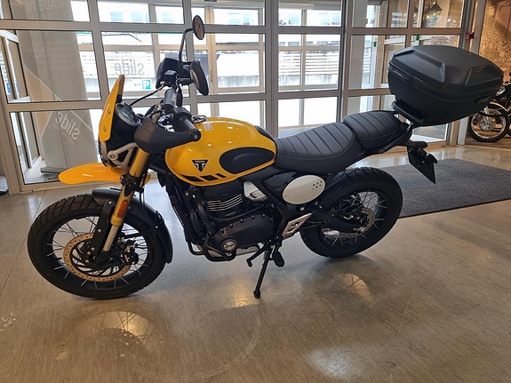 Triumph Scrambler 400 10 of 16