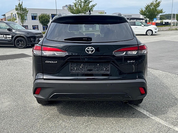 Toyota Corolla Cross 6 of 30