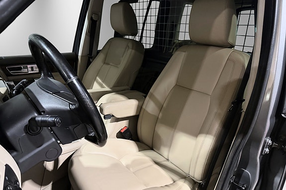Land Rover Discovery 4 18 of 30