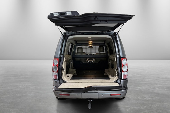 Land Rover Discovery 4 26 of 30