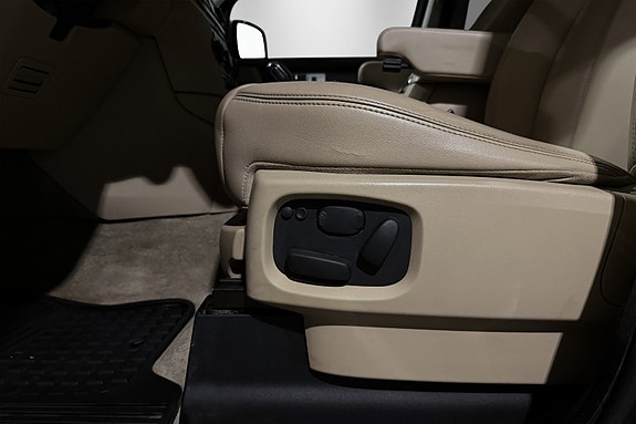 Land Rover Discovery 4 20 of 30