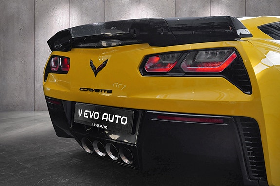 Chevrolet Corvette 14 of 30
