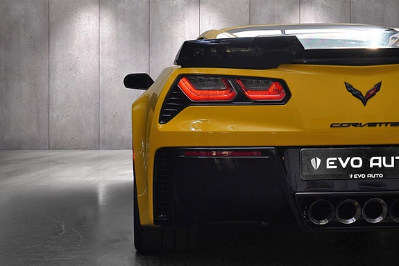 Chevrolet Corvette 13 of 30